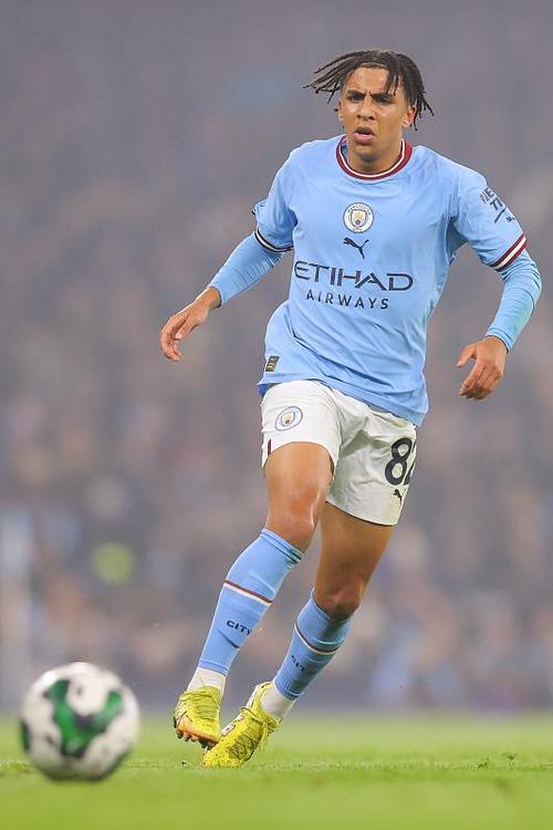 8名青训小将登场！刘易斯：曼城一线队的理念从10岁就开始灌输