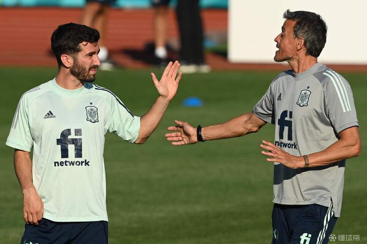 每体：德科克罗地亚之行不仅与16岁新星会面，还考察了瓦雷拉