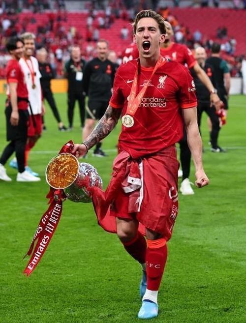 齐米卡斯：意大利球迷有巨大热情，能为罗马效力是一种荣幸