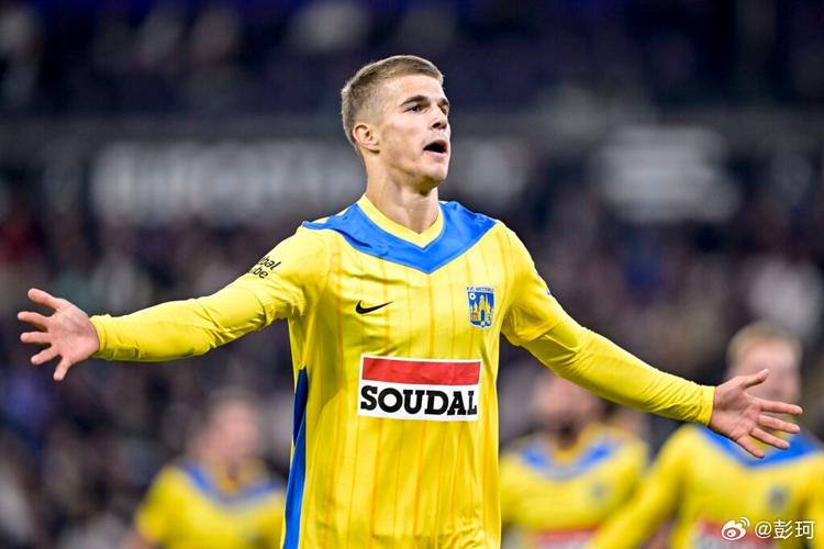 汉堡后卫武什科维奇失良机怒砸球门致手指骨折，随后攻入赛季首球