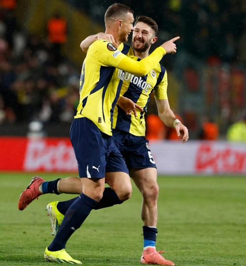 低迷😢费内巴切花8700万引援+换帅，遭中游队2连平+负克甲豪门