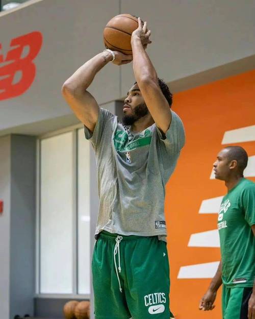 獭兔：我一周在训练馆待6天努力回到满血状态 复出战会安排在主场