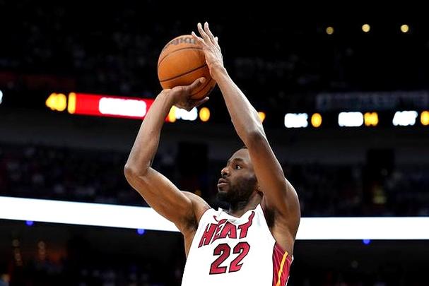 美媒设想三方交易:湖人得维金斯辅佐詹东 八村塁&克内克特赴热火