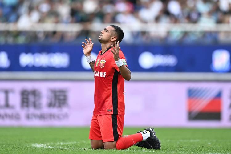 传射+戴帽+双响绝杀！上海海港前锋莱昂纳多近3轮联赛6球1助攻