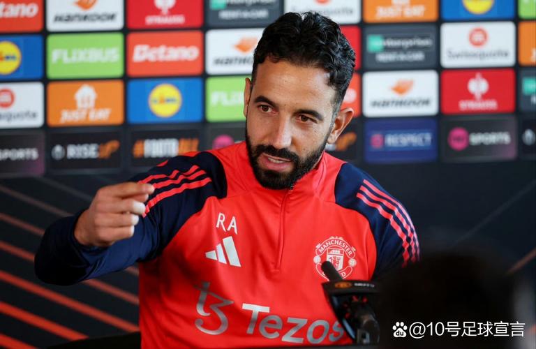 姆伯莫：阿莫林的训练强度很大 英超比法甲的比赛强度更高