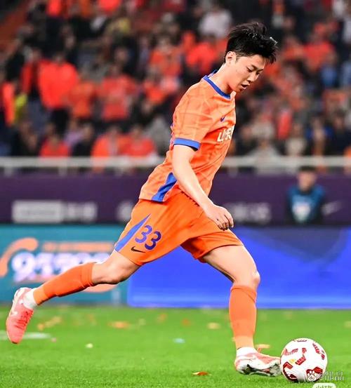 记者：高准翼伤势恢复情况超出预期，已参与全队分组对抗训练