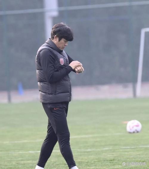 徐正源谈板凳深度问题：若韦世豪或另一名外援在，可能比赛更顺