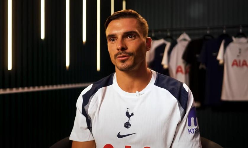 热刺主帅：帕利尼亚展现了顶级球员的沉着冷静，绝平进球精彩绝伦