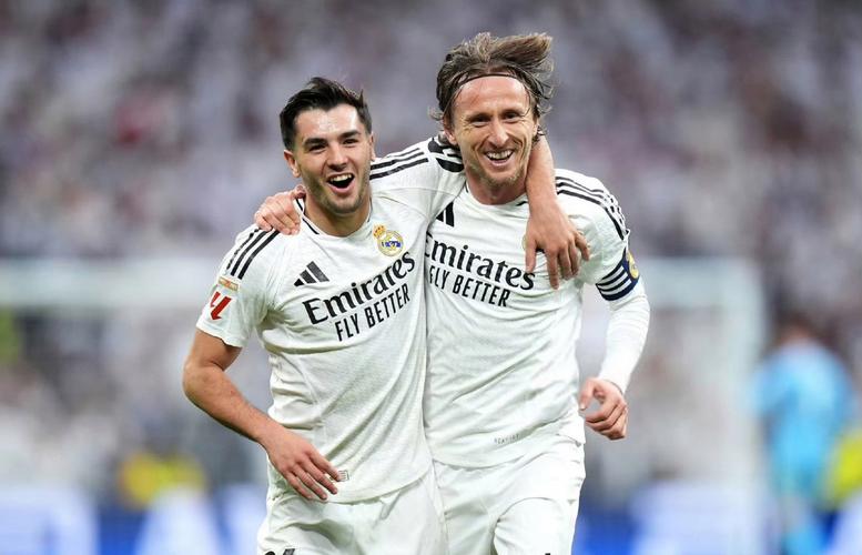 魔笛pk德布劳内！布冯：米兰和那不勒斯势均力敌，两队都很稳健