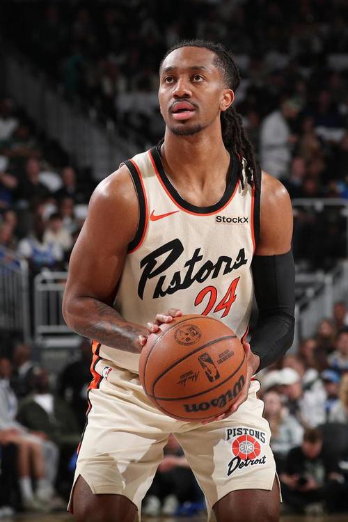 美记：国王和后卫德克斯特-丹尼斯已达成签约协议