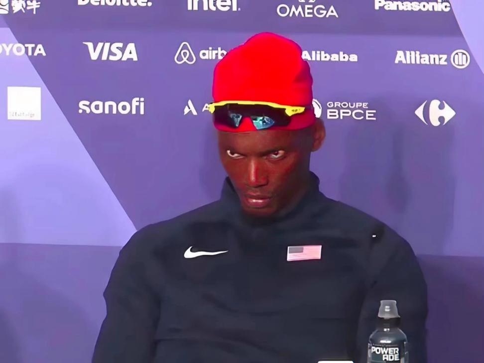 最后时刻伤退！山猫主帅透露科利尔腿部可能骨折 但未透露细节