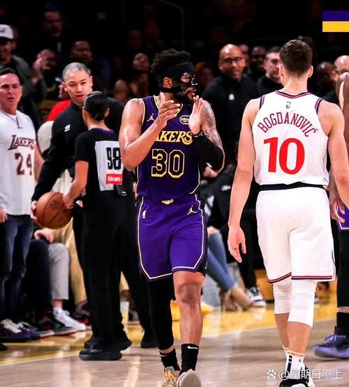 美记：湖人快船休赛期均接触过梅尔顿 但后者与勇士重聚意愿强烈