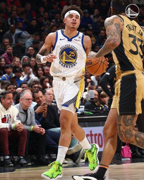 勇士今日第5个签约！Shams：勇士双向合同签约52号秀图希！