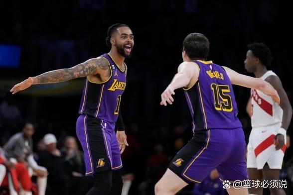 雷迪克要求球员保持冠军状态？里夫斯：我们在这里只为了这一件事