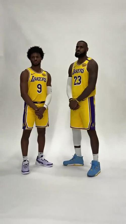 生涯第2季！媒体晒布朗尼拍摄新赛季定妆照