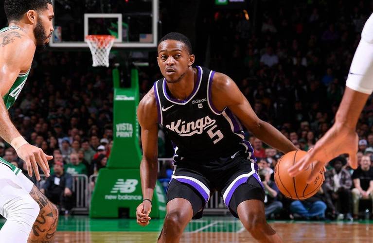 福克斯：我已准备好上场但球队很谨慎 我将缺席季前赛与揭幕战