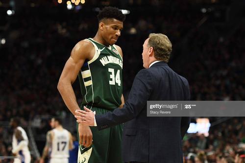 老板表示与字母会面时他承诺为雄鹿效力 后者：我不记得这次会面