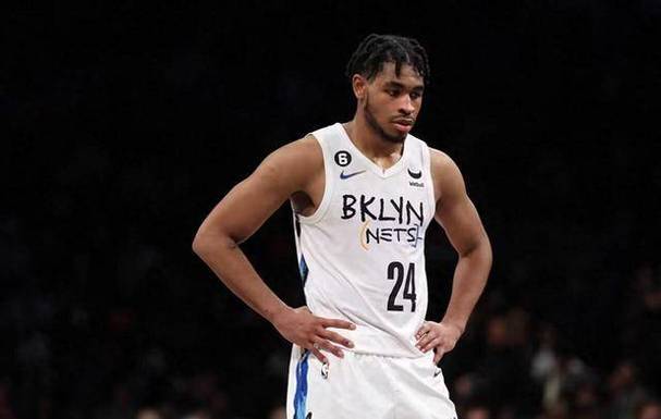 篮网主帅：托马斯遭遇针对性逼抢时要更信任队友 防守拼抢更稳定