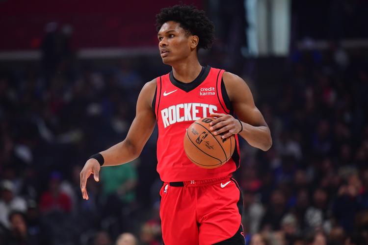 贾巴里：阿门现在投篮很自信也非常流畅 尤其是挡拆后的中距离