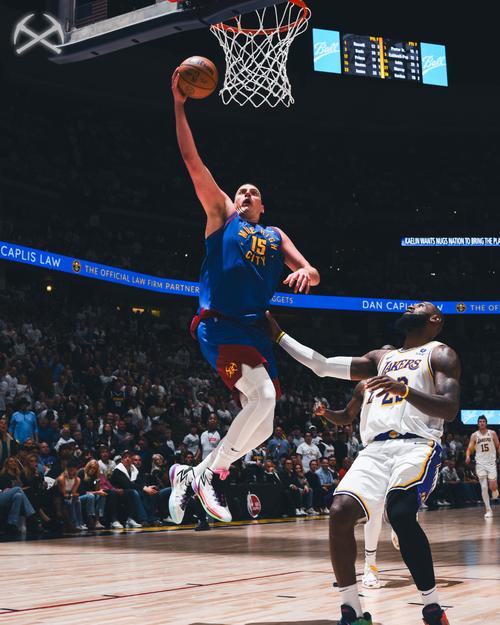 詹姆斯：隔扣莱夫利我给自己打10分 面对的是盖帽高手七尺长人