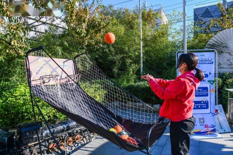 哈特谈在阿布扎比的感受：这就是篮球的美妙 能将人们凝聚在一起