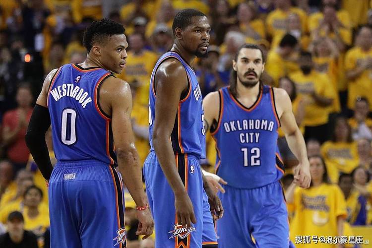 重回火箭?火箭官方晒亚当斯杜兰特合照 威少点赞!