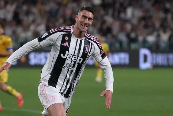 塞尔维亚公布名单：弗拉霍维奇领衔，A-斯坦科维奇首次入选国家队