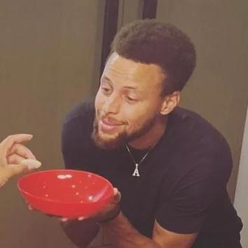 阿耶莎：我最初不想结婚生子 库里无法理解我的想法