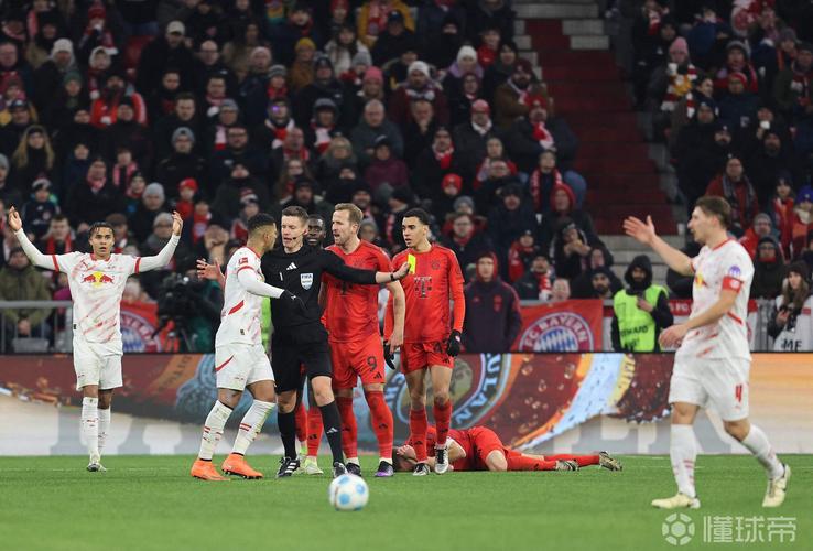 本赛季前十场正式比赛拜仁全部获胜，创下俱乐部升入德甲后新纪录