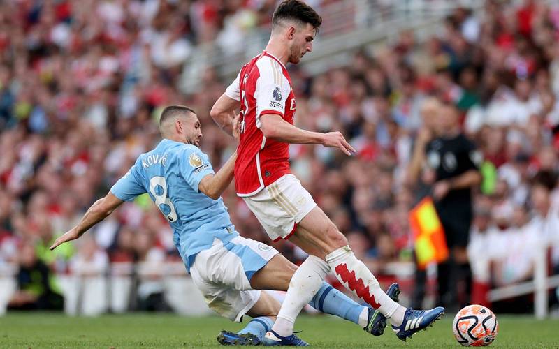 承认误判！邮报：裁判主管韦伯向曼联承认，柯林斯上轮应被罚下