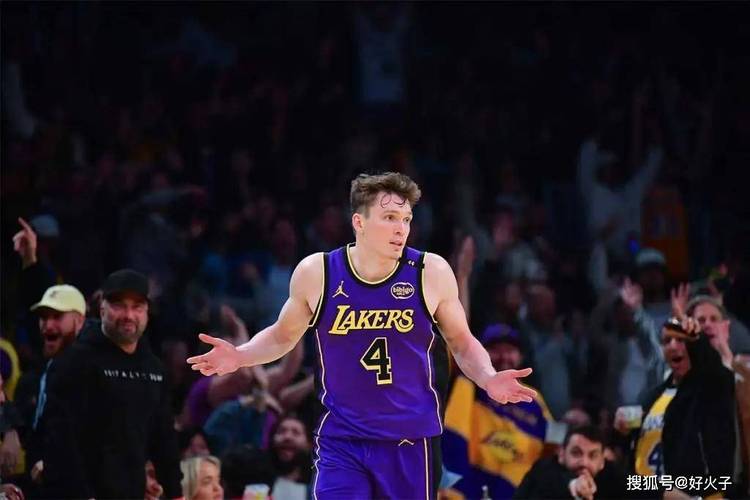 迷糊！克内克特11中3得12分6板3助 两场季前赛合计21中5