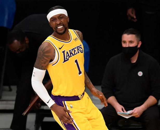 进攻感觉不错！波普半场6中4拿到10分1板1助