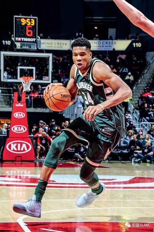 希腊媒体：桑谢斯股二头肌受伤，预计缺席约10天