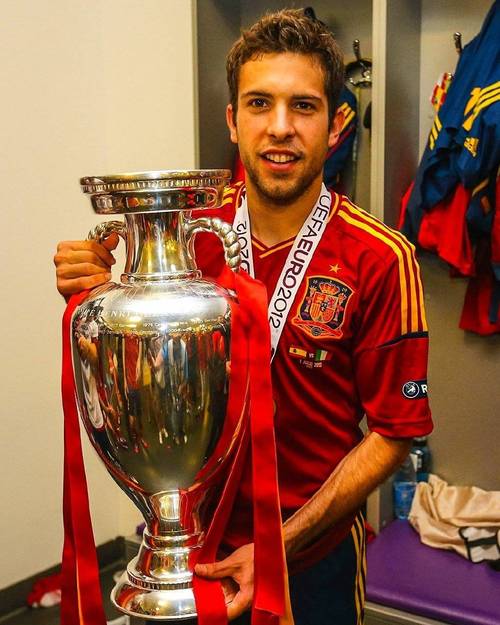 看一次少一次！阿尔巴即将退役，默契满分的“巴西”连线目前48次