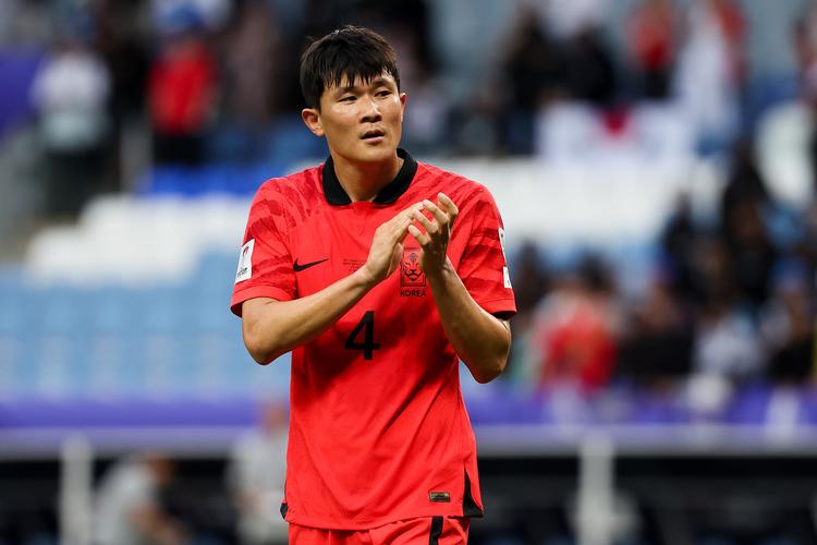 韩联社：金玟哉完成了韩国队完整合练，能够出战对巴西的友谊赛