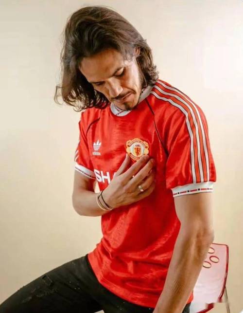 卡瓦尼悼念博卡主帅：未来每一天，我都将为你展现的力量脱帽致敬