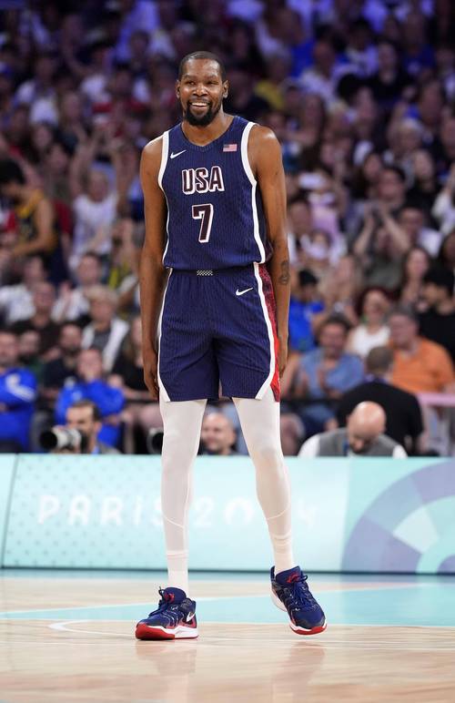 杜兰特：阿门持球时无所不能 他能做出正确决策 出手三分很自信