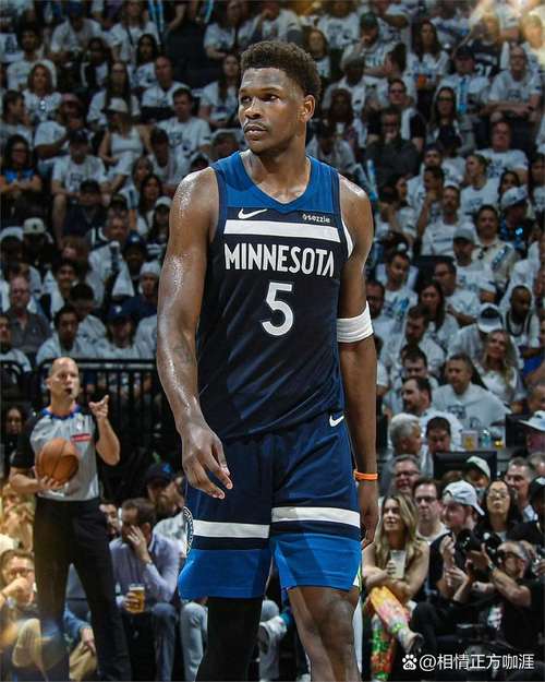 效率不高!爱德华兹17中6拿到17分3板1断1帽