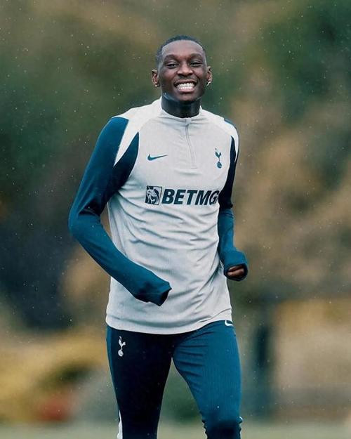 热刺官方：穆阿尼参加球队今天的闭门友谊赛，朝着复出迈出一步