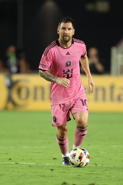 迈阿密国际4-0亚特兰大联全场数据:射门20-10,射正10-3