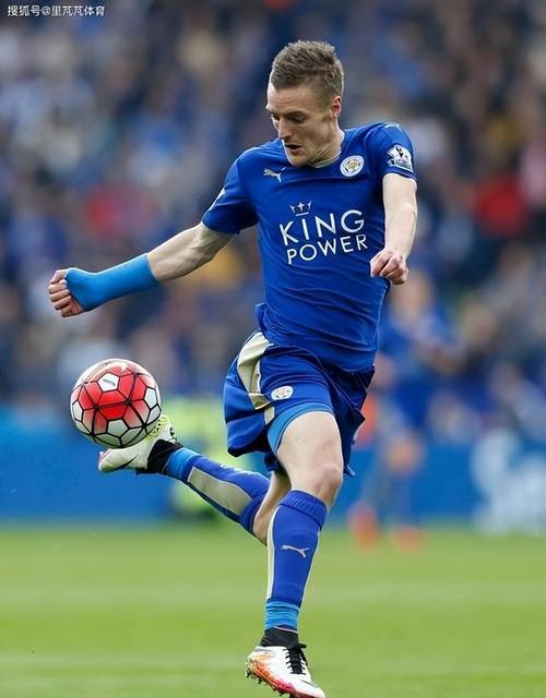 有意挖角👀土媒：利物浦密切关注伊尔迪兹，派球探考察其表现