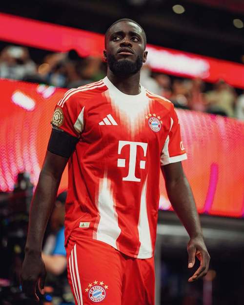 德媒：拜仁面临失去于帕梅卡诺的风险，续约谈判因薪资陷入僵局