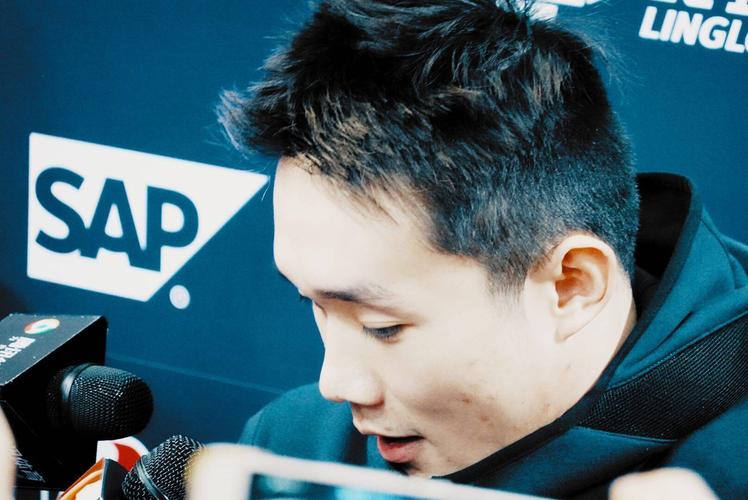 媒体人：小丁2018年中国赛曾获独行侠球权 那才是该有的人情世故