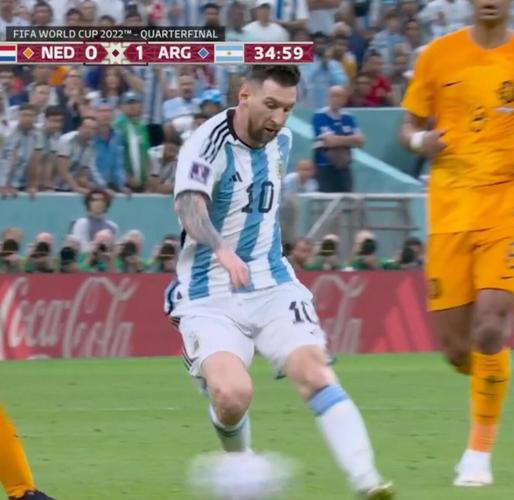 梅西打门击中横梁，随后麦卡利斯特破门！阿根廷1-0领先