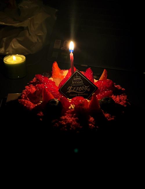 真挚的祝福！祝雄鹿球员克里斯-利文斯顿22岁生日快乐！🎂