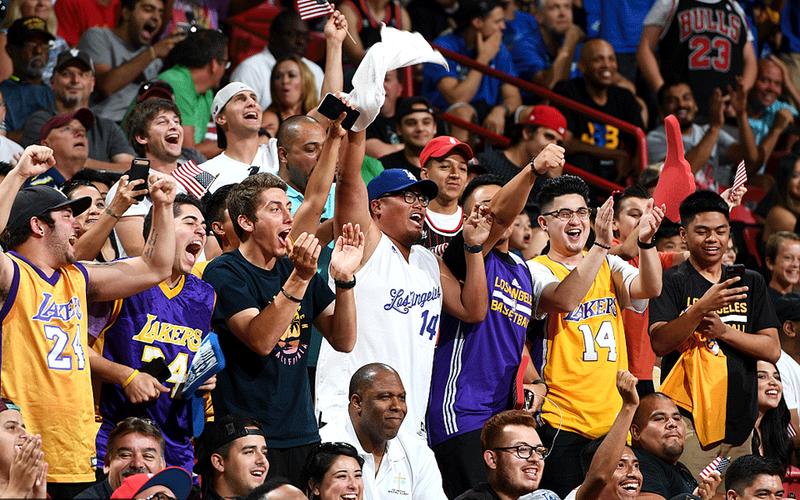 在咱们的地盘!阿贾-威尔逊等王牌球员观看赌城湖人VS独行侠比赛