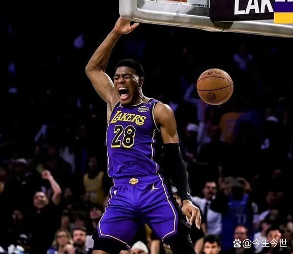 不留情面！浓眉禁区内补防迎面大帽八村塁