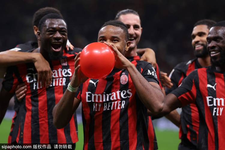 记者：米兰正在和托莫里谈续约，球员希望留队目前谈判氛围很好