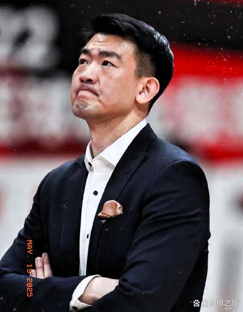 媒体人：主帅离开可能对板凳末端年轻人影响最大 小杨的路不平坦