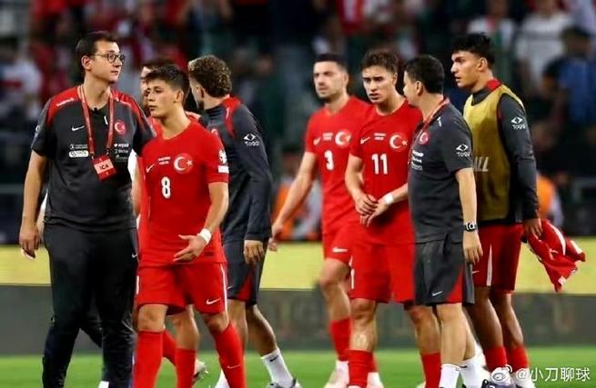 西班牙vs土耳其数据：射门21比13、控球率73%比27%、黄牌1比5